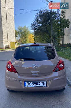 Хэтчбек Opel Corsa 2010 в 