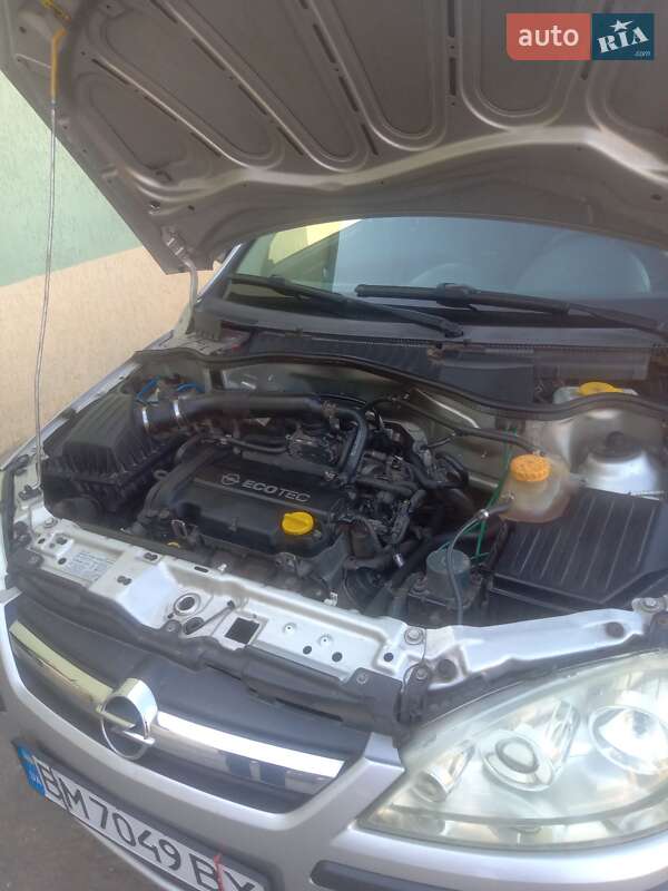 Хэтчбек Opel Corsa 2005 в Сумах