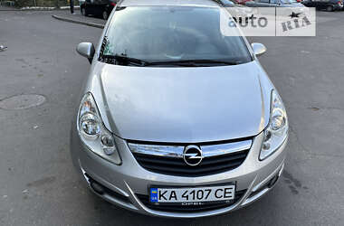 Хэтчбек Opel Corsa 2009 в Киеве