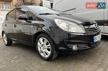 Хэтчбек Opel Corsa 2009 в 
