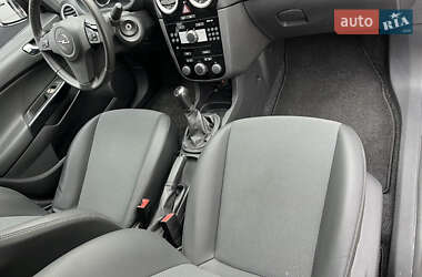 Хэтчбек Opel Corsa 2009 в 