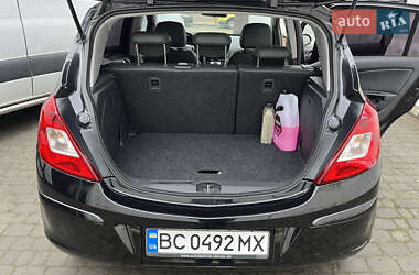 Хэтчбек Opel Corsa 2009 в 