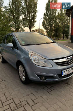 Хэтчбек Opel Corsa 2007 в 