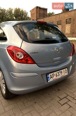 Хэтчбек Opel Corsa 2007 в 