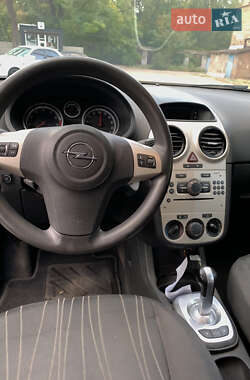 Хэтчбек Opel Corsa 2007 в 