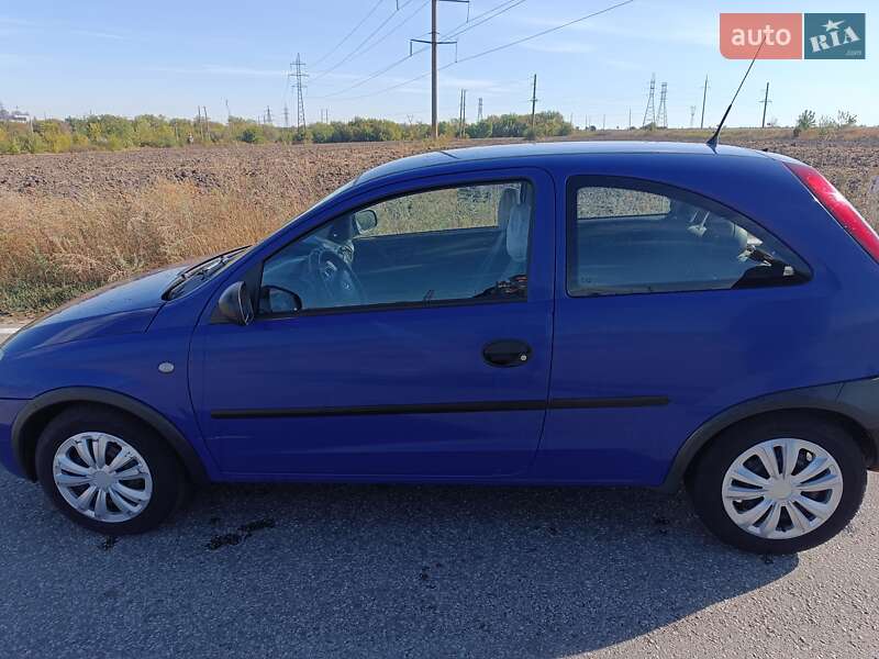 Хэтчбек Opel Corsa 2002 в Александрие