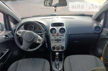 Хэтчбек Opel Corsa 2007 в 