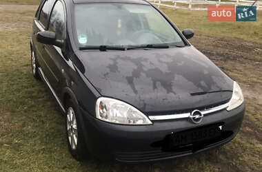 Хэтчбек Opel Corsa 2003 в 