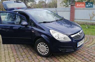 Хэтчбек Opel Corsa 2009 в 