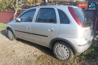 Хэтчбек Opel Corsa 2004 в 