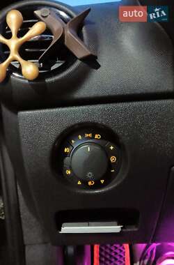Хэтчбек Opel Corsa 2008 в 
