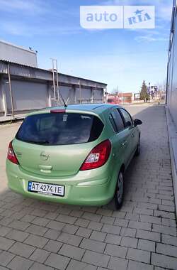 Хэтчбек Opel Corsa 2010 в Ивано-Франковске