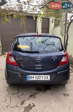 Хэтчбек Opel Corsa 2007 в 