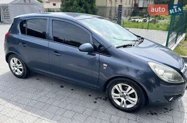 Хэтчбек Opel Corsa 2010 в Самборе