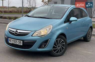 Хетчбек Opel Corsa 2012 в Дніпрі