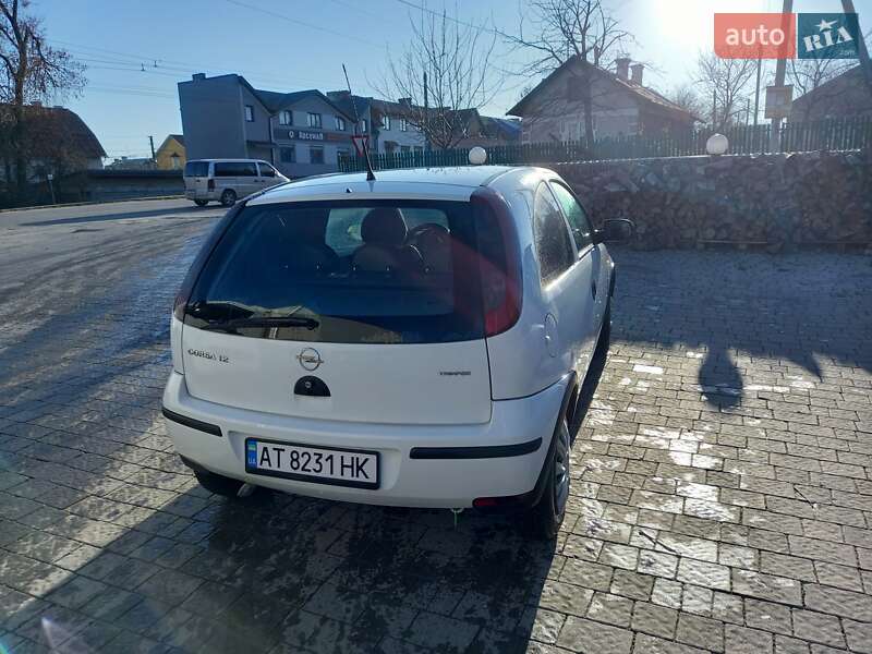 Хэтчбек Opel Corsa 2005 в Ивано-Франковске