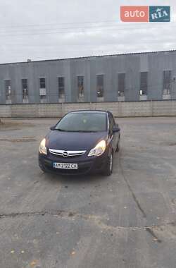 Хэтчбек Opel Corsa 2013 в Довбыше