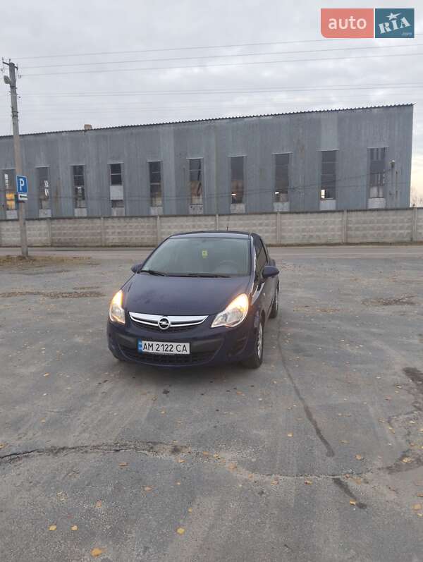 Хетчбек Opel Corsa 2013 в Довбиші