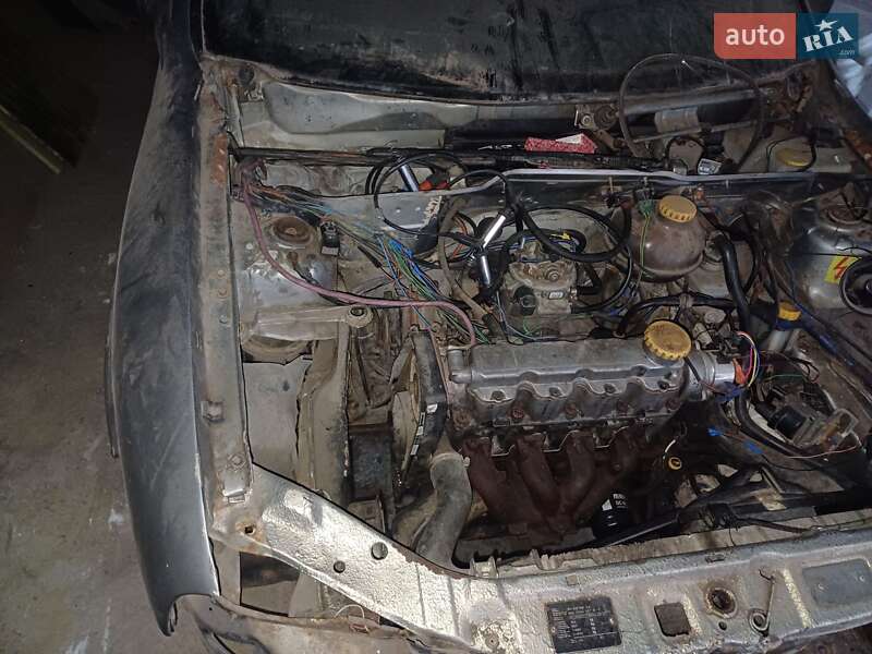 Хэтчбек Opel Corsa 1993 в 
