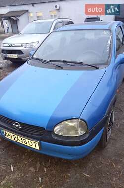 Хэтчбек Opel Corsa 1997 в Миргороде