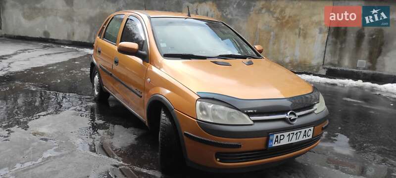 Хэтчбек Opel Corsa 2003 в Киеве