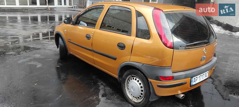 Хэтчбек Opel Corsa 2003 в Киеве