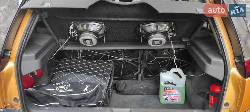 Хэтчбек Opel Corsa 2003 в Киеве