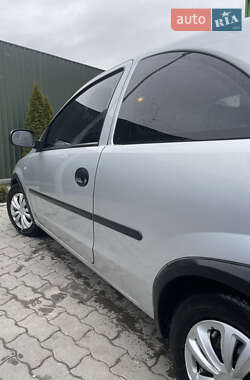 Хэтчбек Opel Corsa 2000 в Владимире