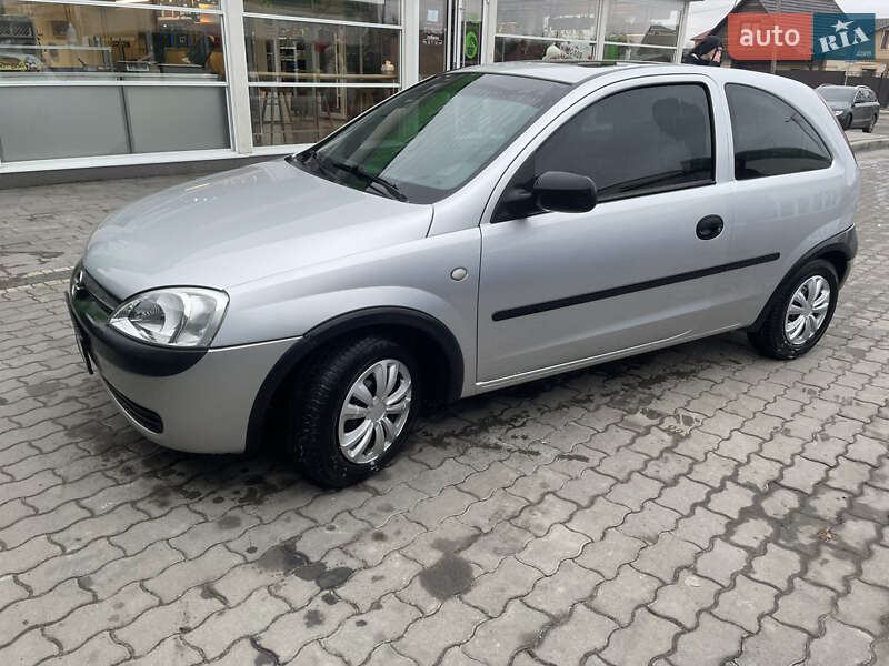 Хэтчбек Opel Corsa 2000 в Владимире