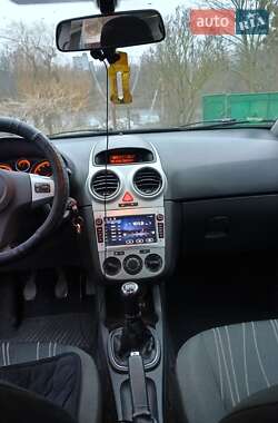 Хэтчбек Opel Corsa 2009 в 