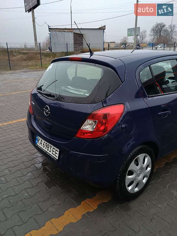 Хэтчбек Opel Corsa 2009 в Буче