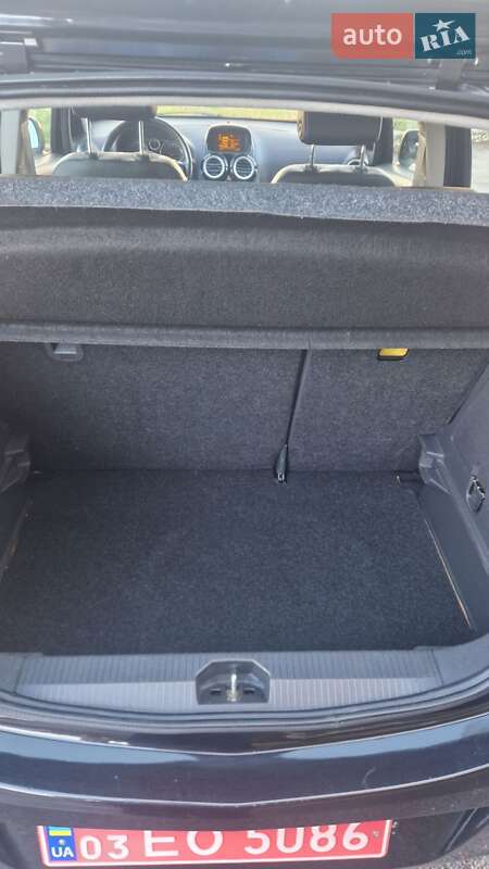 Хэтчбек Opel Corsa 2009 в Николаеве