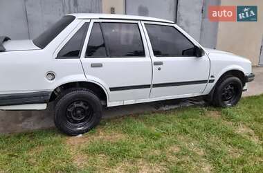 Хетчбек Opel Corsa 1988 в Калуші