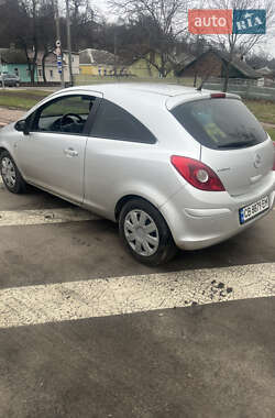 Хэтчбек Opel Corsa 2010 в Чернигове