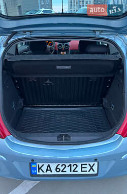 Хэтчбек Opel Corsa 2008 в 
