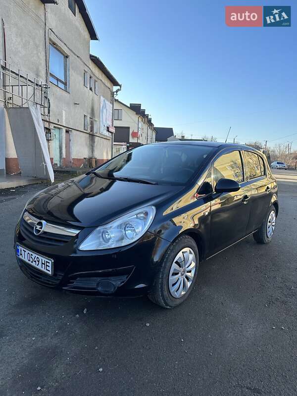 Хэтчбек Opel Corsa 2008 в 