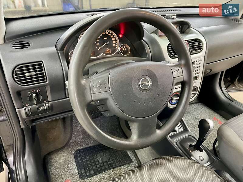 Хэтчбек Opel Corsa 2003 в Сумах