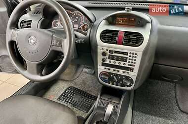 Хетчбек Opel Corsa 2003 в 