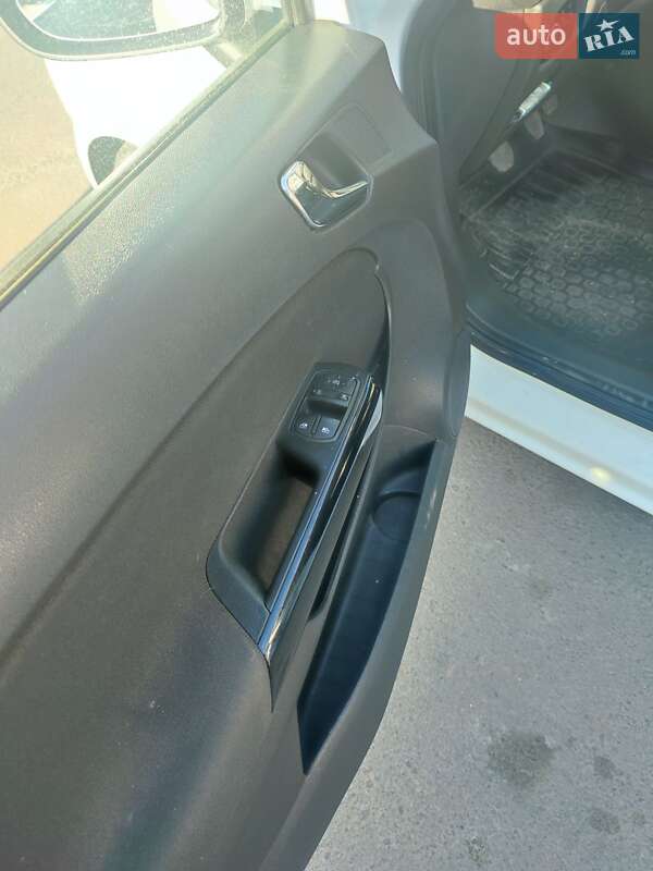 Хэтчбек Opel Corsa 2011 в Дубно