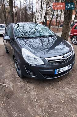 Хэтчбек Opel Corsa 2011 в Ровно