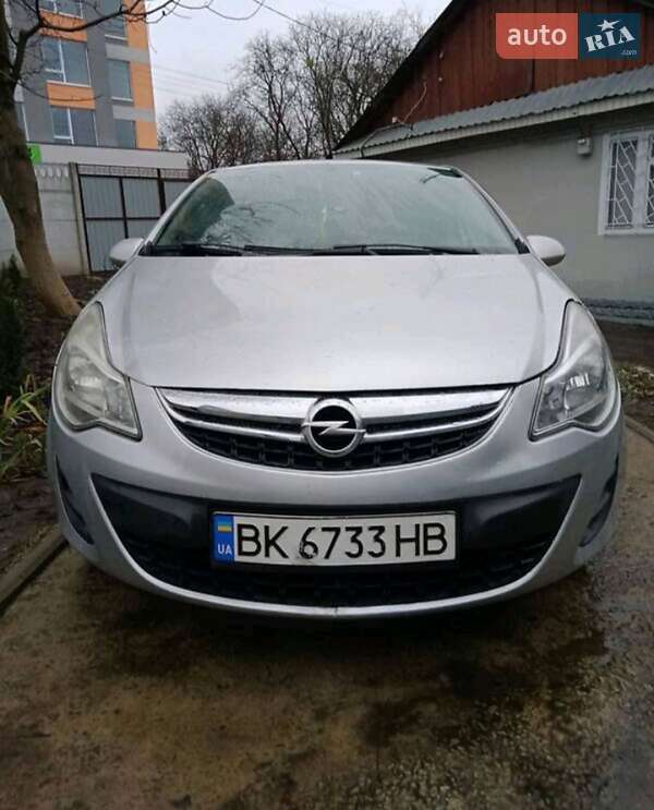 Хетчбек Opel Corsa 2011 в Рівному