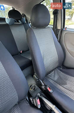 Хэтчбек Opel Corsa 2004 в 