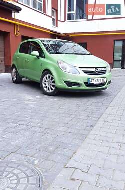 Хэтчбек Opel Corsa 2010 в Ивано-Франковске