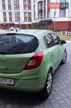 Хэтчбек Opel Corsa 2010 в Ивано-Франковске