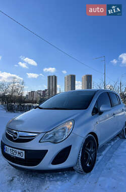 Хэтчбек Opel Corsa 2011 в Киеве