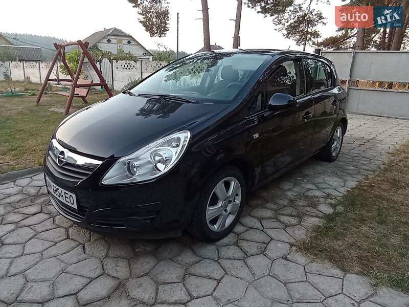 Хэтчбек Opel Corsa 2008 в Коростене