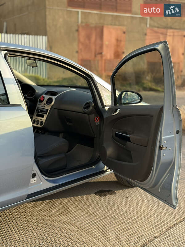 Хэтчбек Opel Corsa 2008 в Одессе