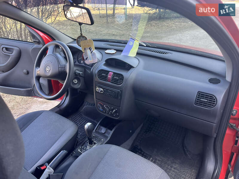 Хэтчбек Opel Corsa 2002 в Львове