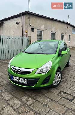 Хэтчбек Opel Corsa 2013 в 
