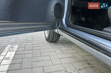 Хэтчбек Opel Corsa 2003 в 